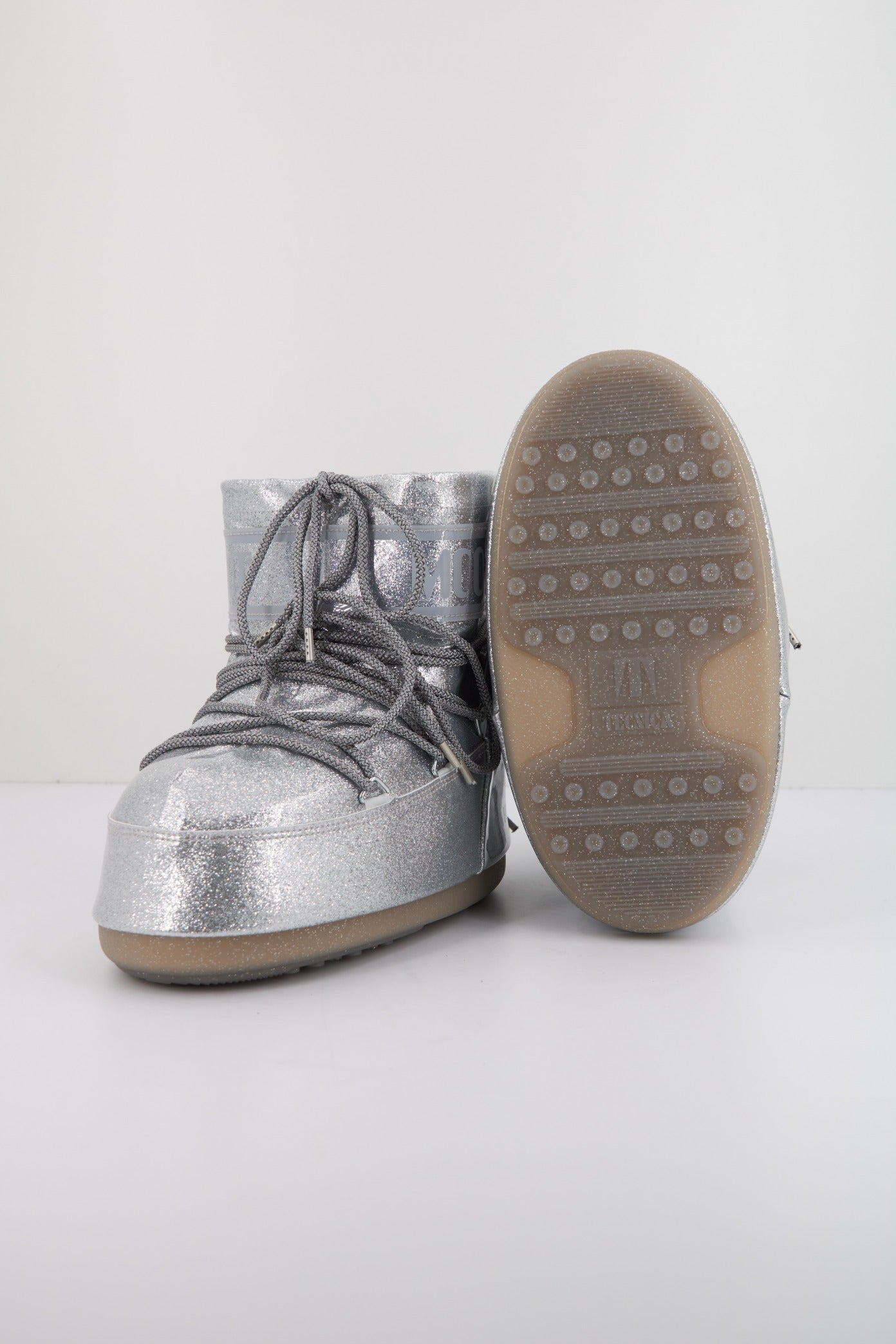 MOON BOOT MB ICON LOW GLITTER en color PLATA  (4)