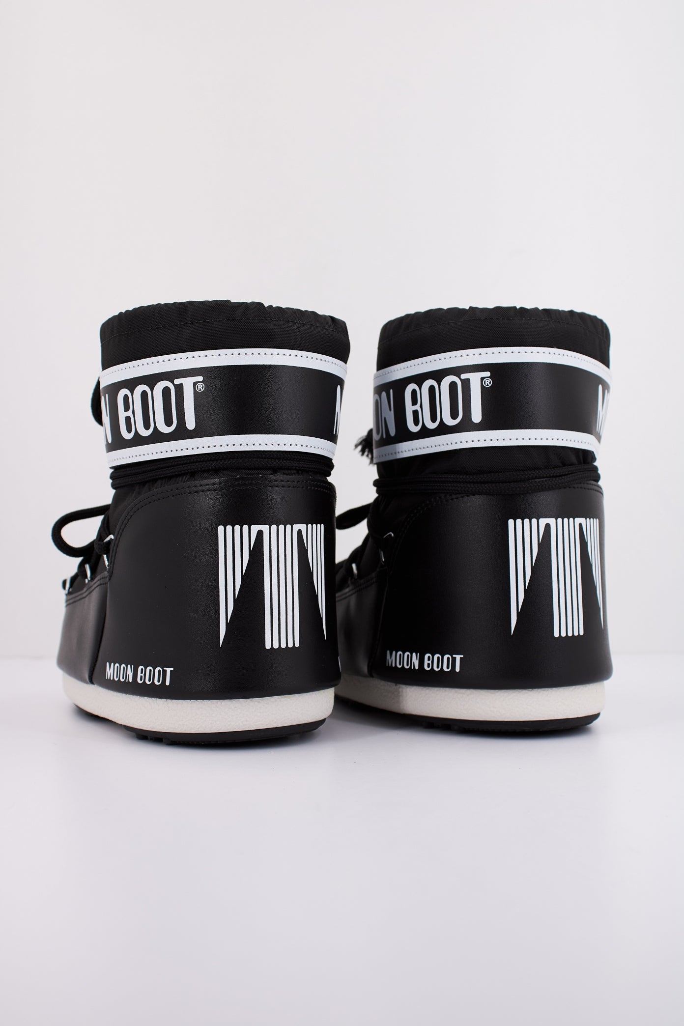 MOON BOOT MB ICON LOW NY en color NEGRO  (4)