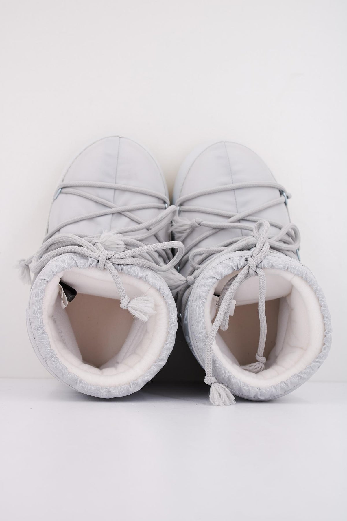 MOON BOOT ICON LOW NYLON  K en color GRIS  (3)