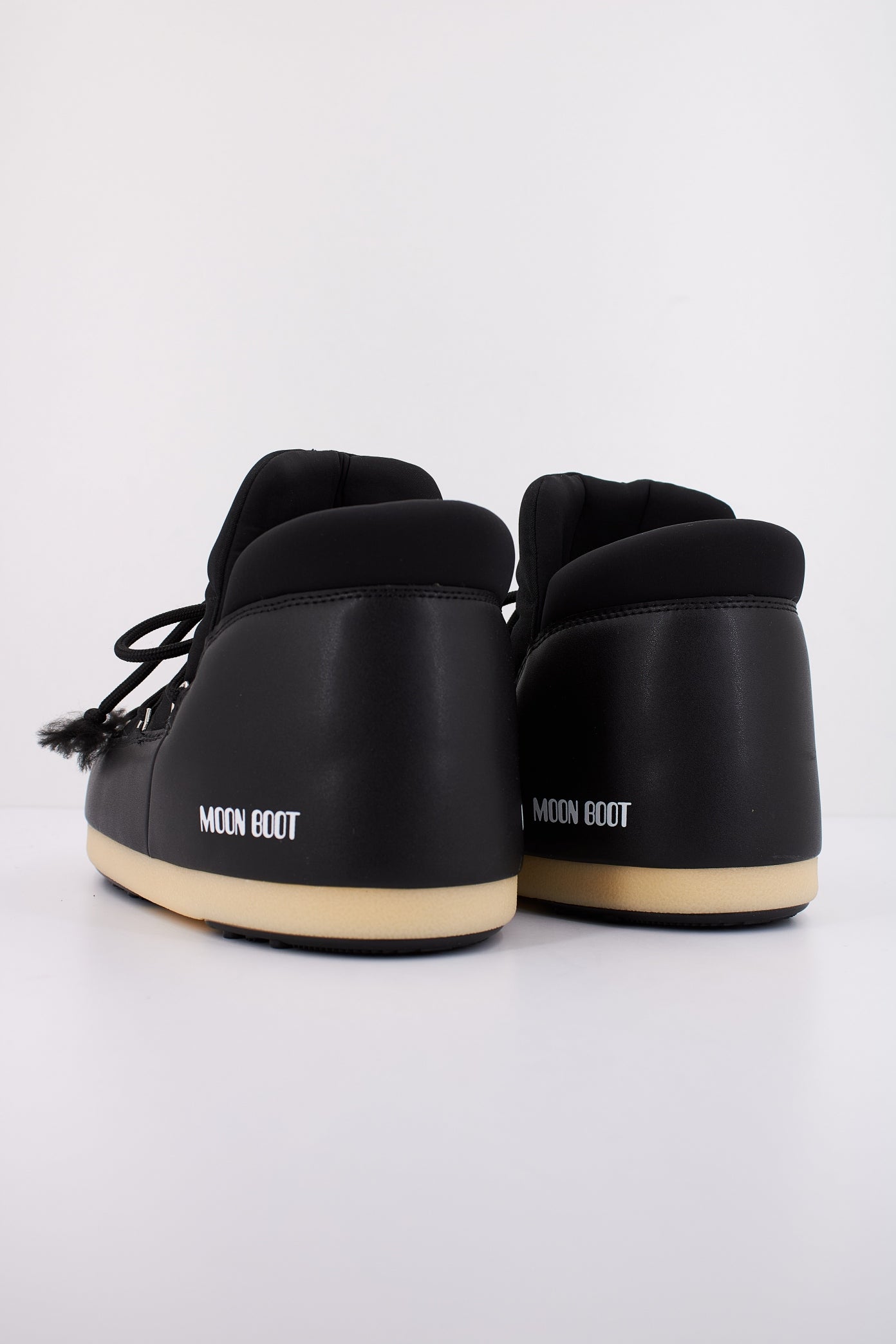 MOON BOOT MB EVX PUMPS en color NEGRO  (4)