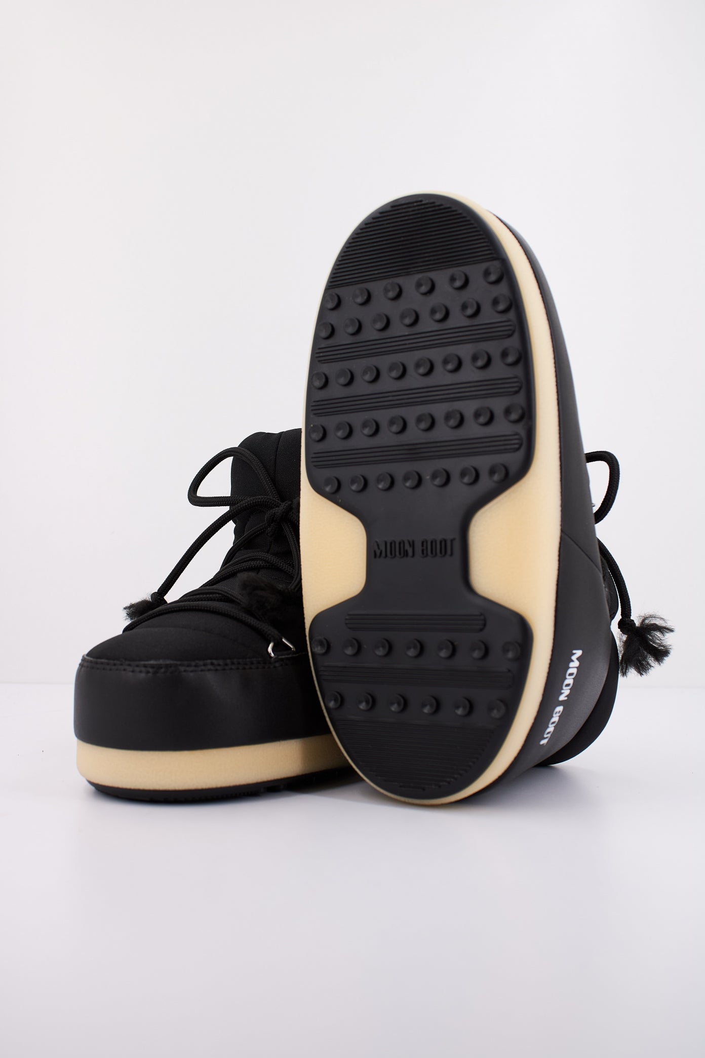 MOON BOOT MB EVX PUMPS en color NEGRO  (5)