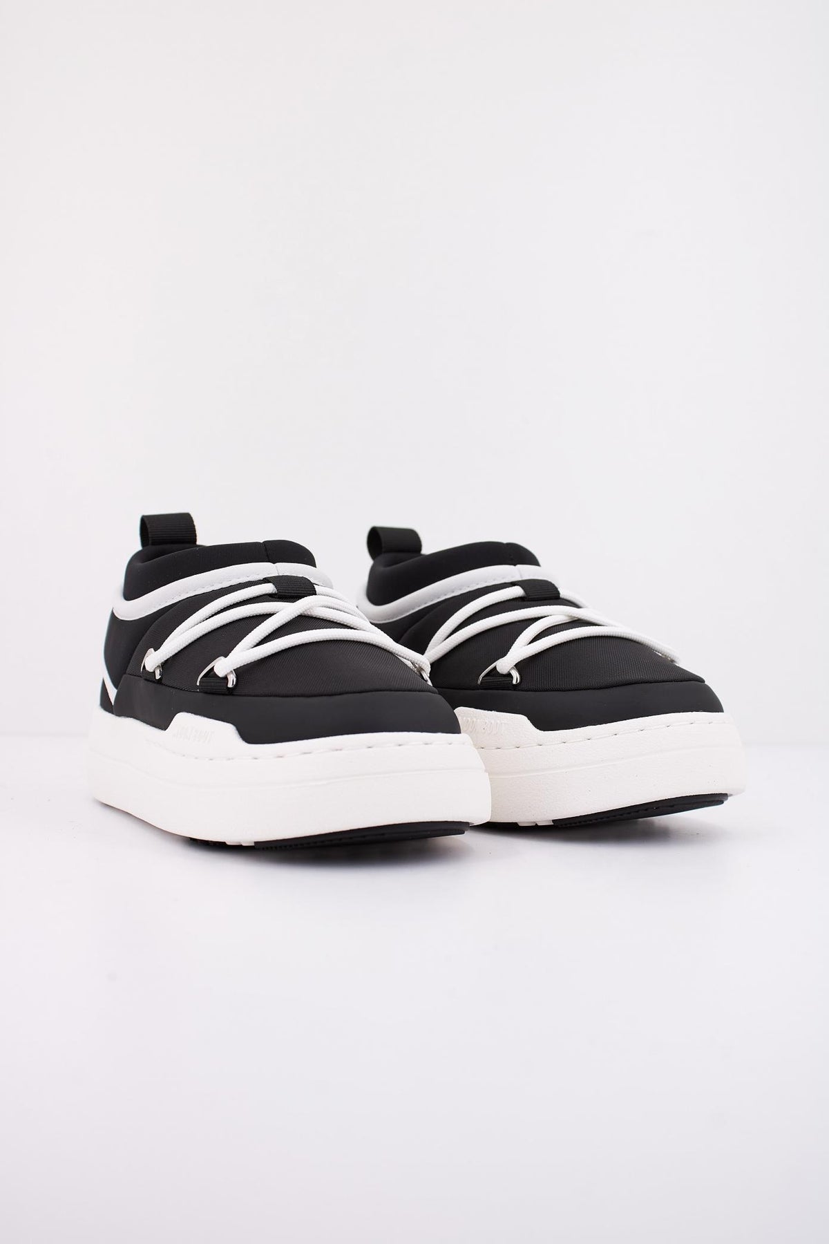 MOON BOOT JR PARK ICON   en color NEGRO  (2)