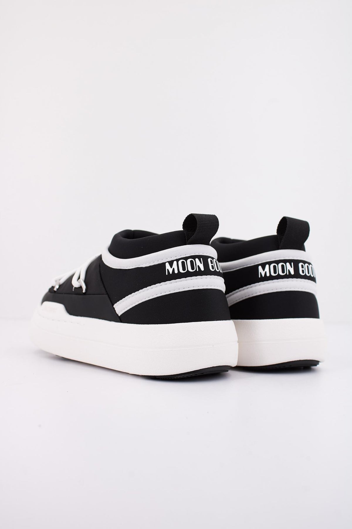 MOON BOOT JR PARK ICON   en color NEGRO  (4)