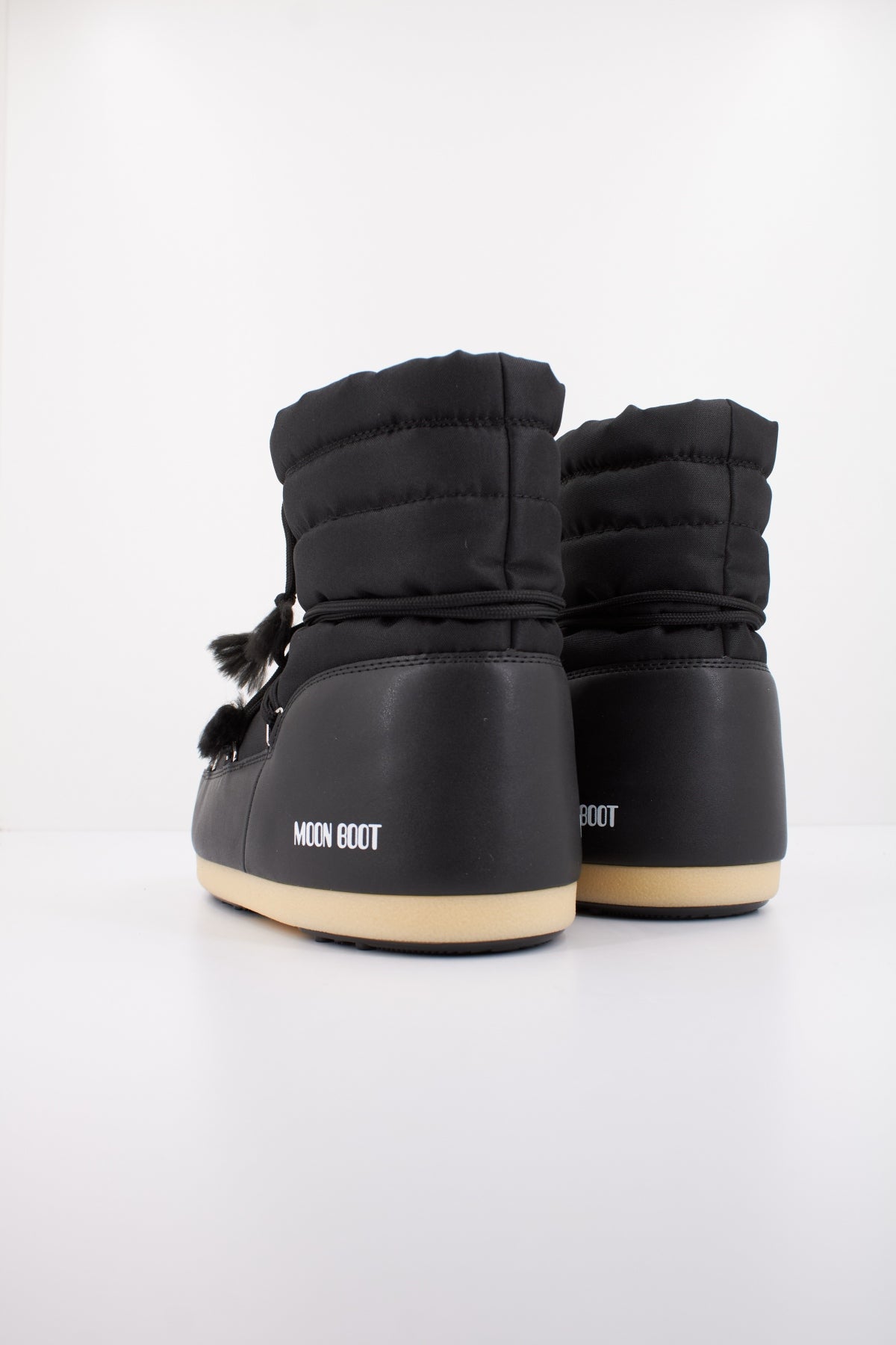 MOON BOOT MB EVX LIGHT NYLON en color NEGRO  (4)