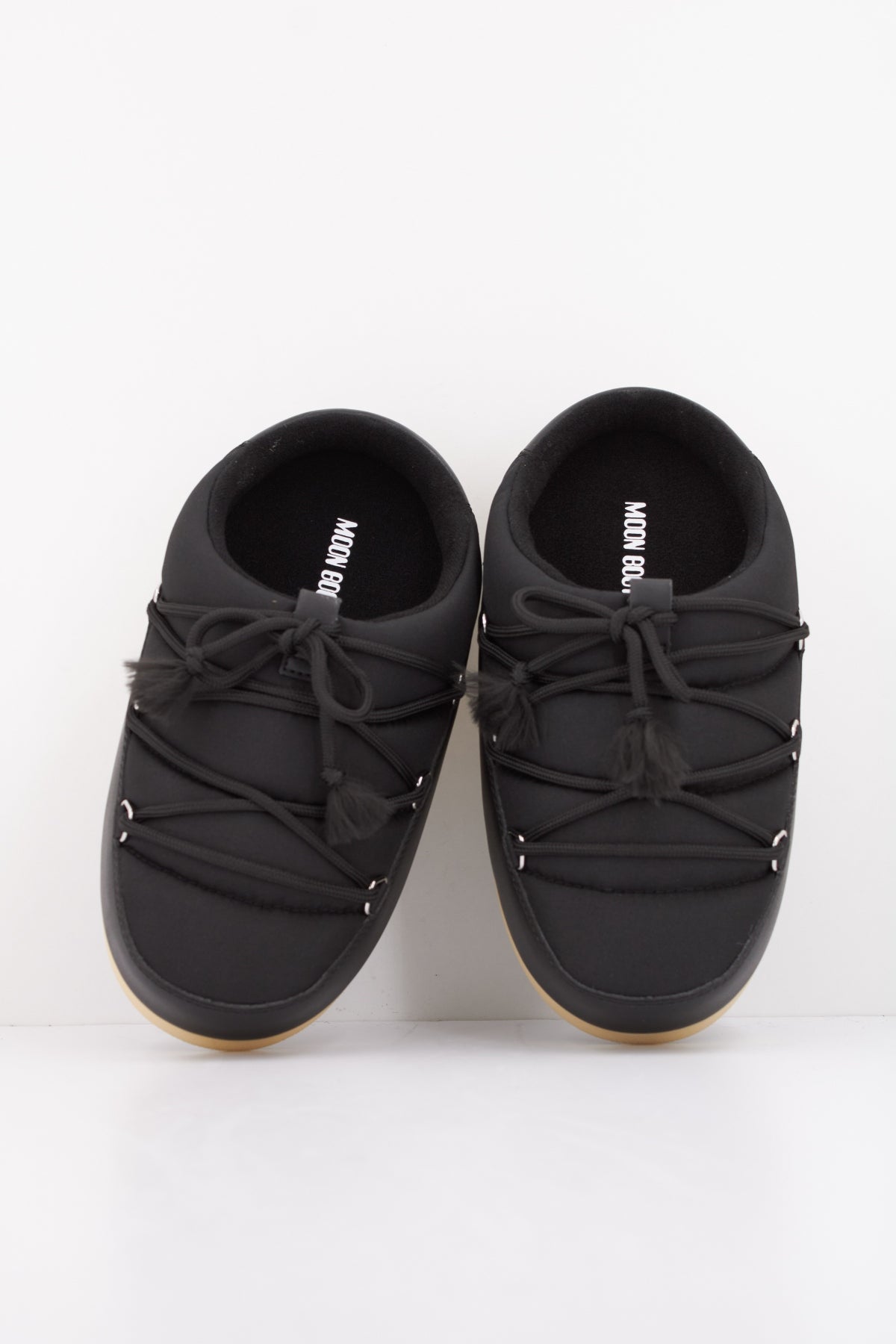 MOON BOOT MB EVX MULE NYLON en color NEGRO  (3)