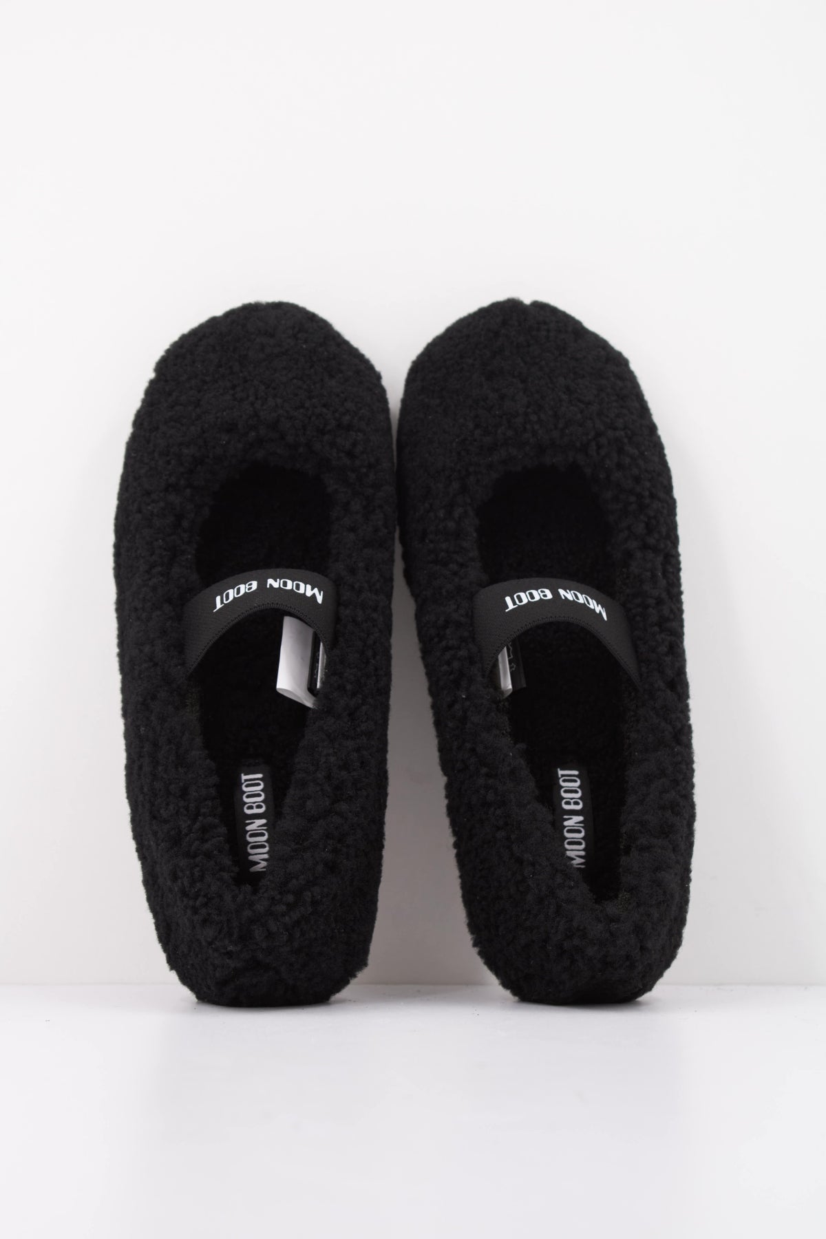 MOON BOOT SHEARLING BALLERINA   en color NEGRO  (3)