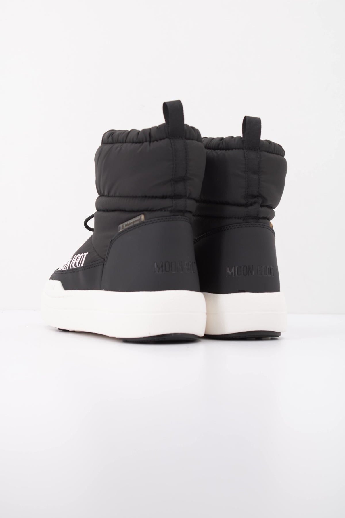 MOON BOOT JR PARK TUBE MID WP   en color NEGRO  (4)
