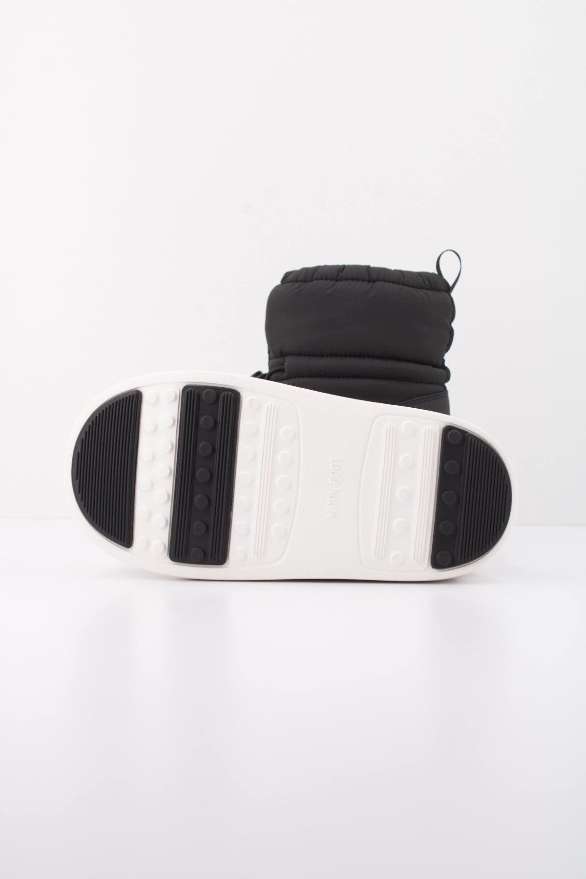 MOON BOOT JR PARK TUBE MID WP   en color NEGRO  (5)