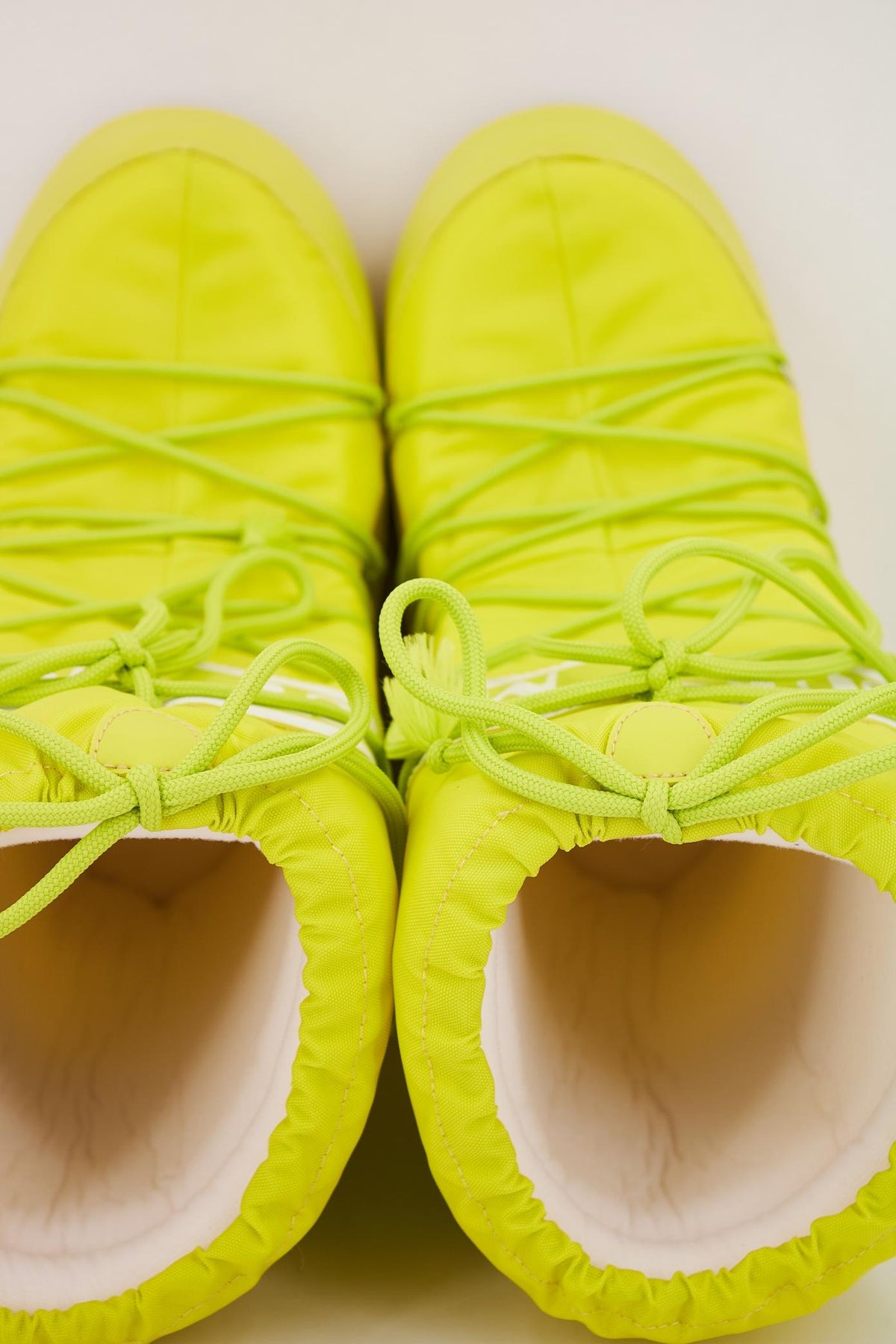 MOON BOOT ICON NYLON   en color AMARILLO  (3)