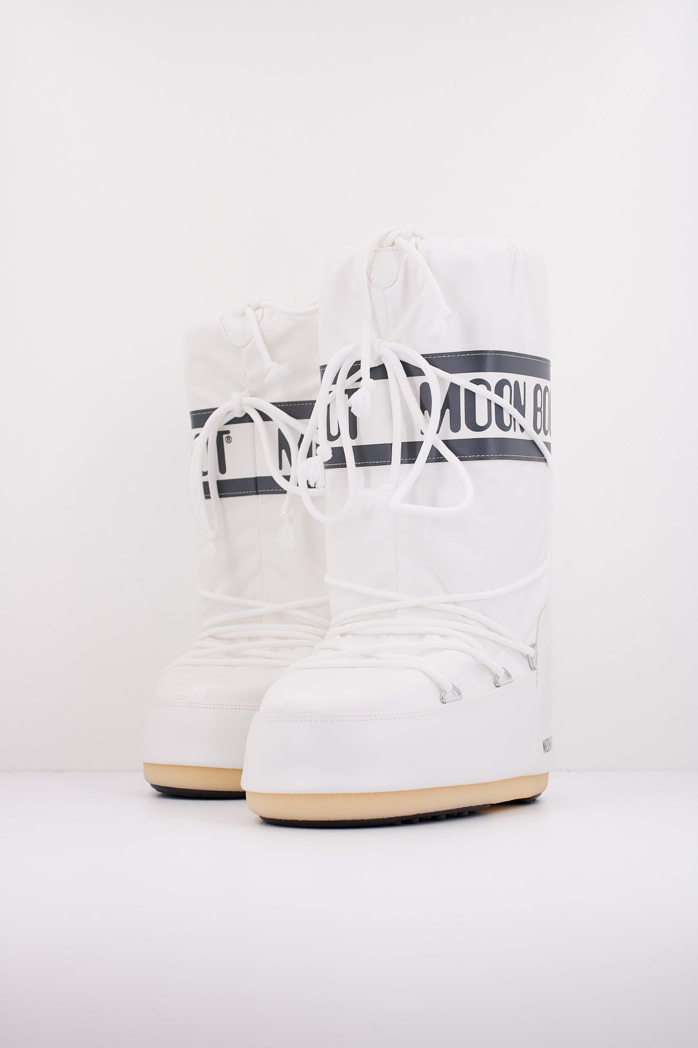 MOON BOOT MB ICON NYLON en color BLANCO  (2)