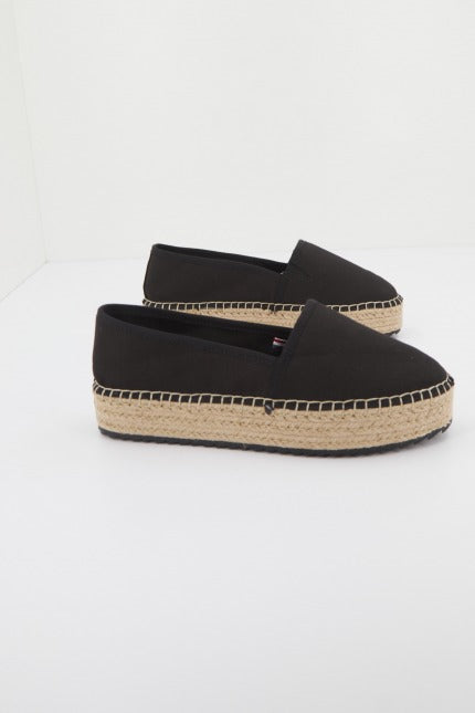 TOMMY JEANS FLATFORM ESP en color NEGRO  (2)