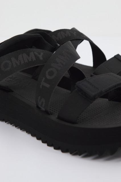 TOMMY JEANS  FLATFORM EVA TOMMY JEANS en color NEGRO  (4)