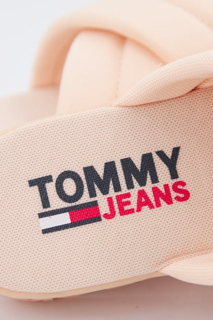 TOMMY JEANS ENEN  en color NUDE  (4)