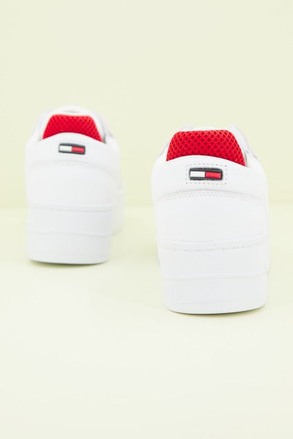 TOMMY JEANS  ICONIC FLATF en color BLANCO  (3)