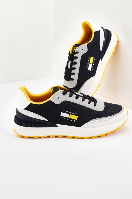 TOMMY JEANS  TECHN. RUNNE en color AZUL  (4)