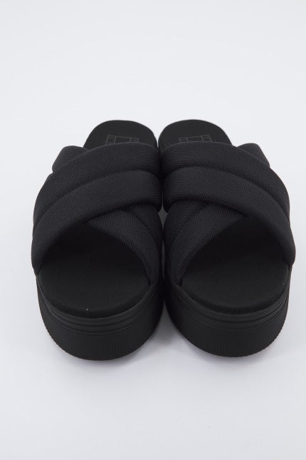TOMMY JEANS  FLTFRM SANDAL en color NEGRO  (4)