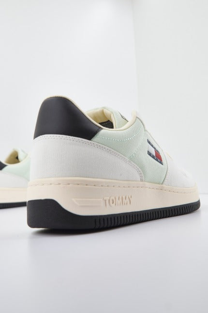 TOMMY JEANS BASKET CANVAS en color VERDE  (2)