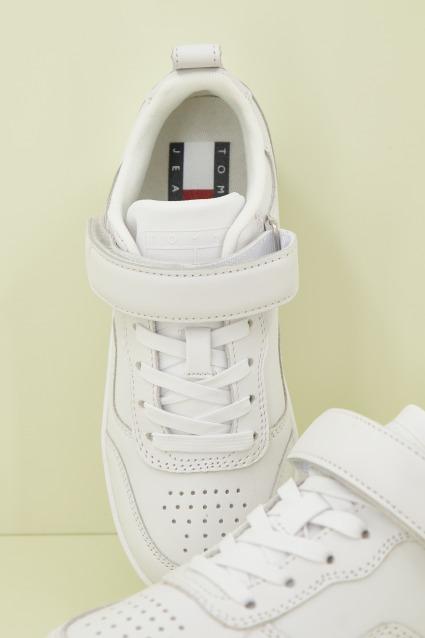 TOMMY JEANS ADHESIVE STRIP FLATFORM en color BLANCO  (2)
