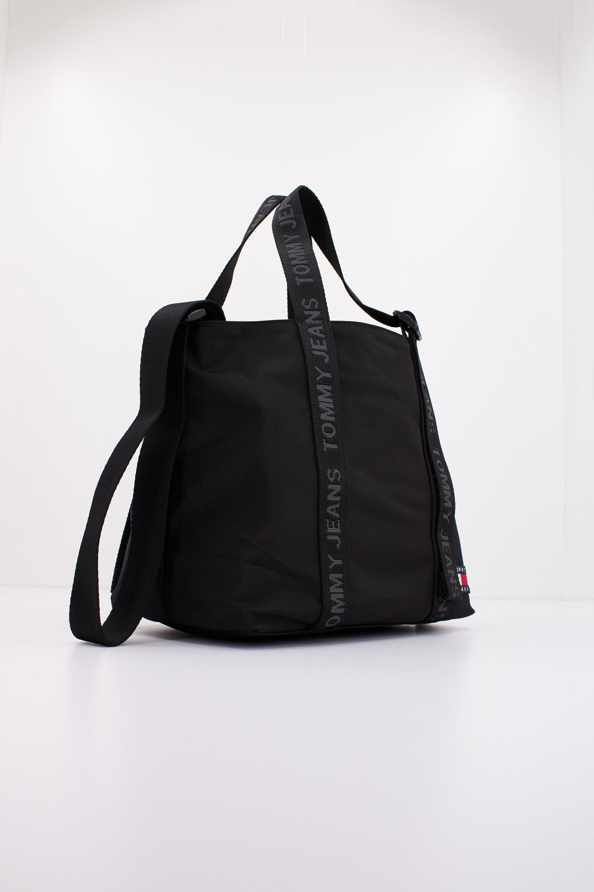 TOMMY JEANS TJW ESSENTIAL DAILY MINI en color NEGRO  (2)