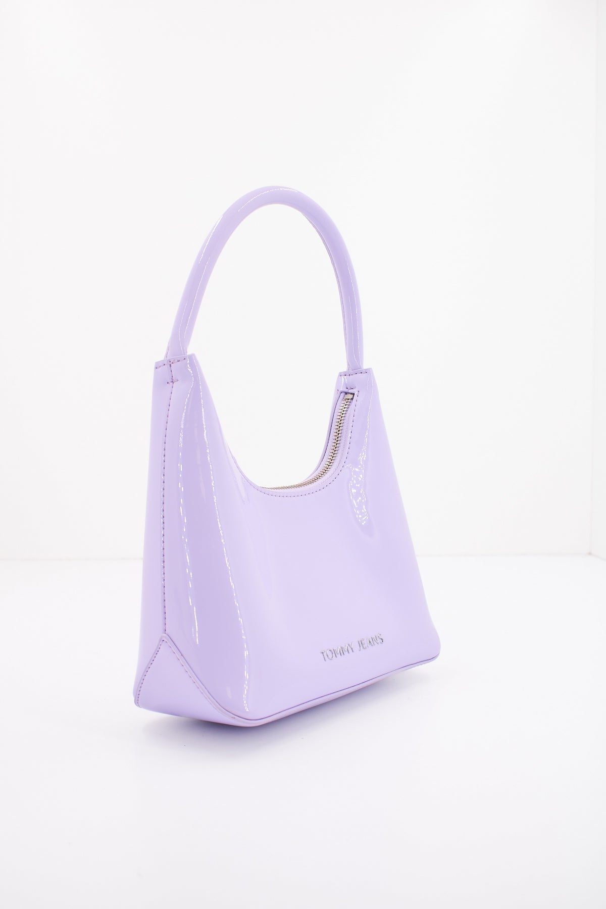 TOMMY JEANS TJW ESS MUST SHOULDER BA en color VIOLETA  (2)