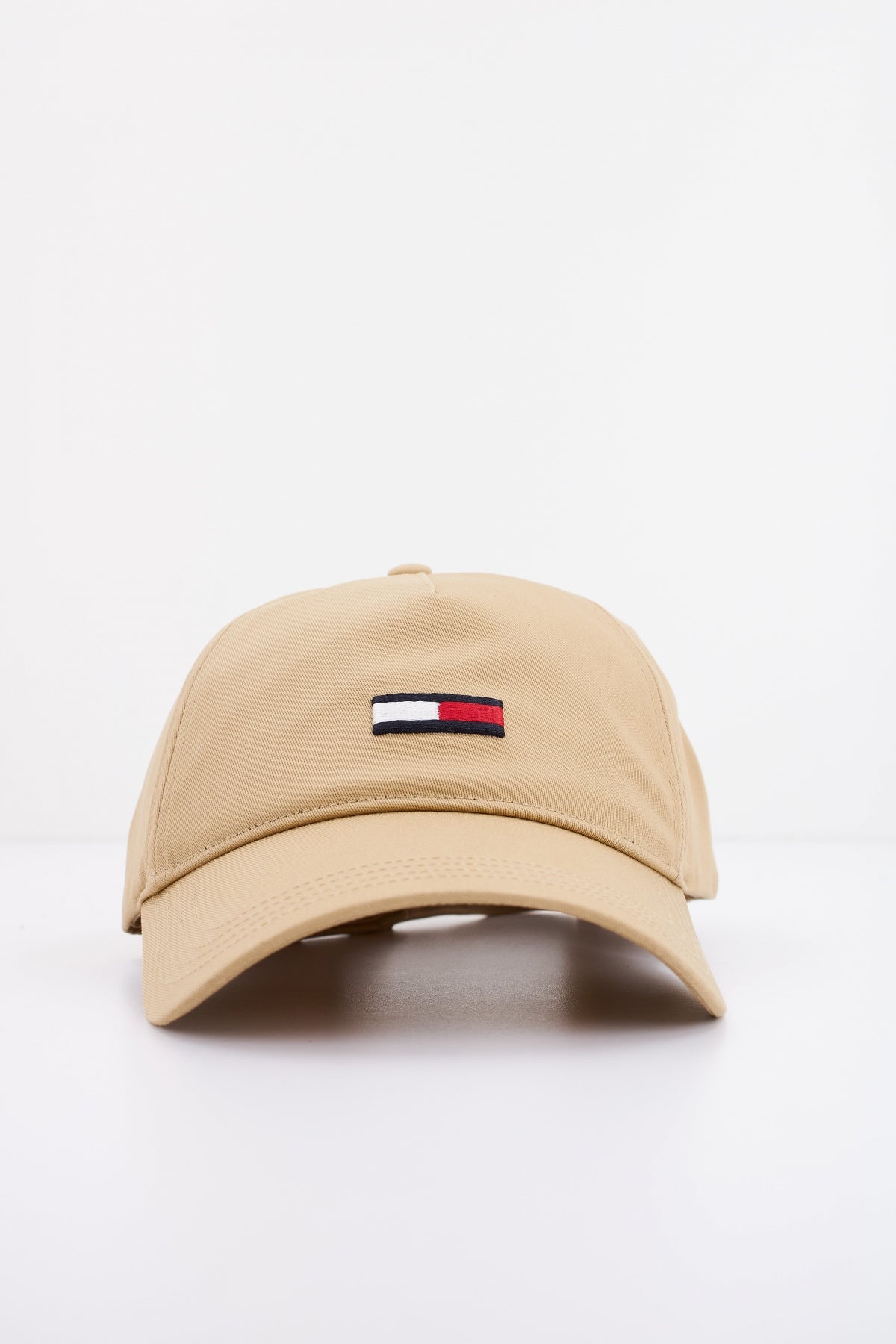 TOMMY JEANS TJM ELONGATED FLAG CAP en color MARRON  (1)