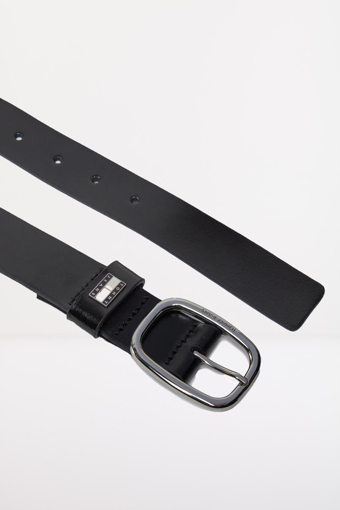 TOMMY JEANS  TJW OVAL . en color NEGRO  (2)