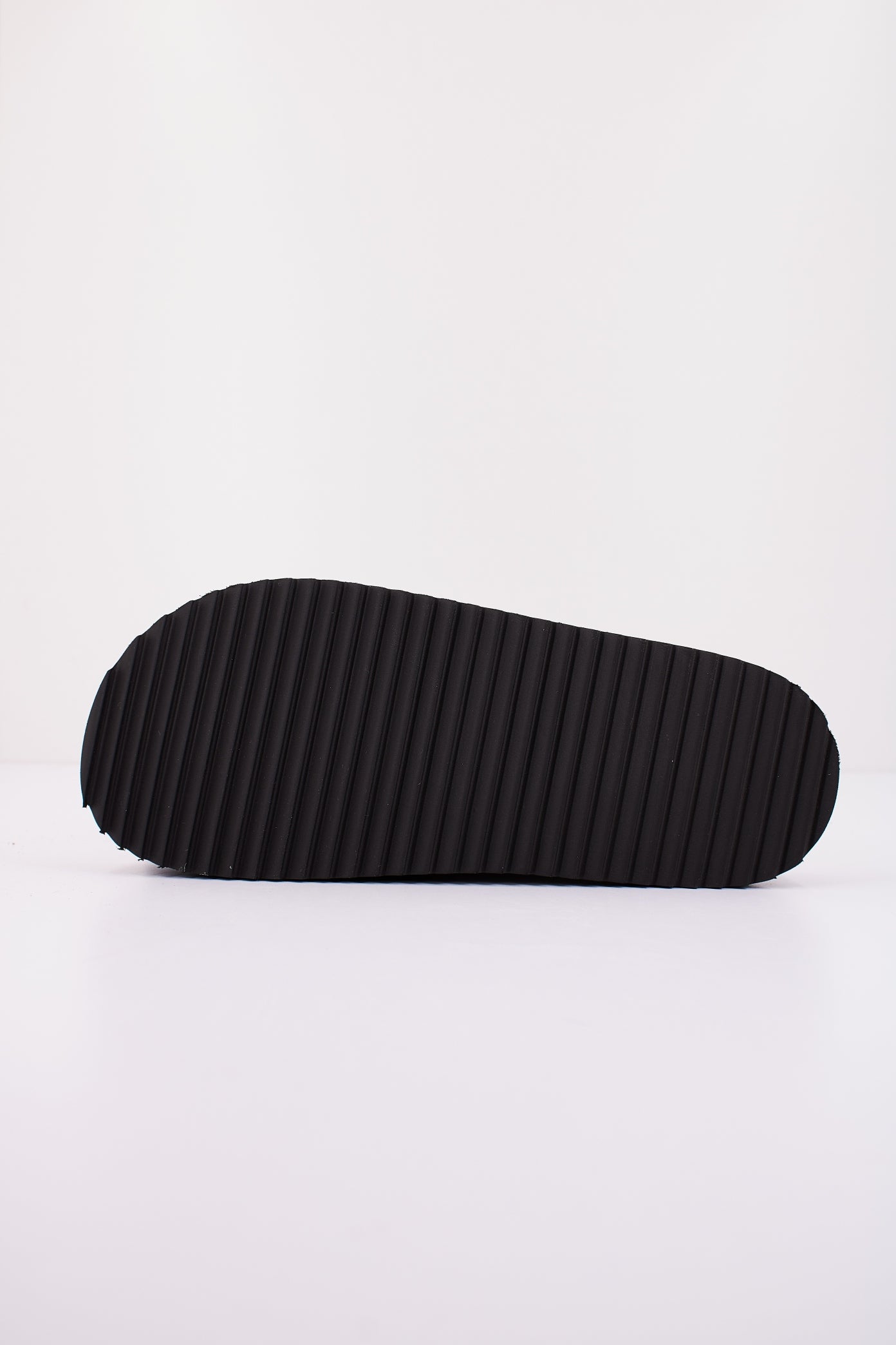 TOMMY JEANS  TJW ELEVATED FLATFORM SLIDE en color NEGRO  (4)