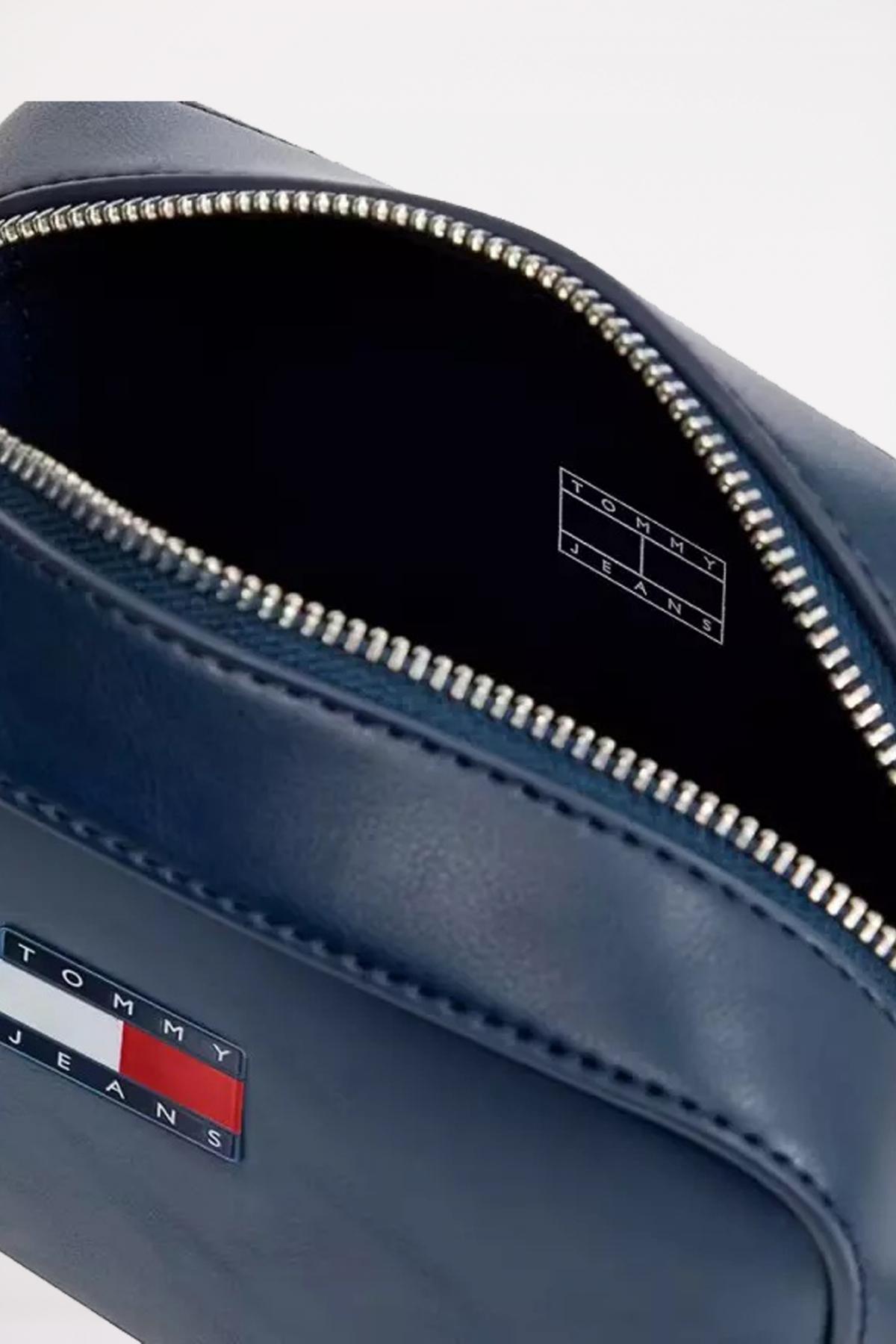 TOMMY JEANS ESS MUST CAMERA BAG en color AZUL  (4)