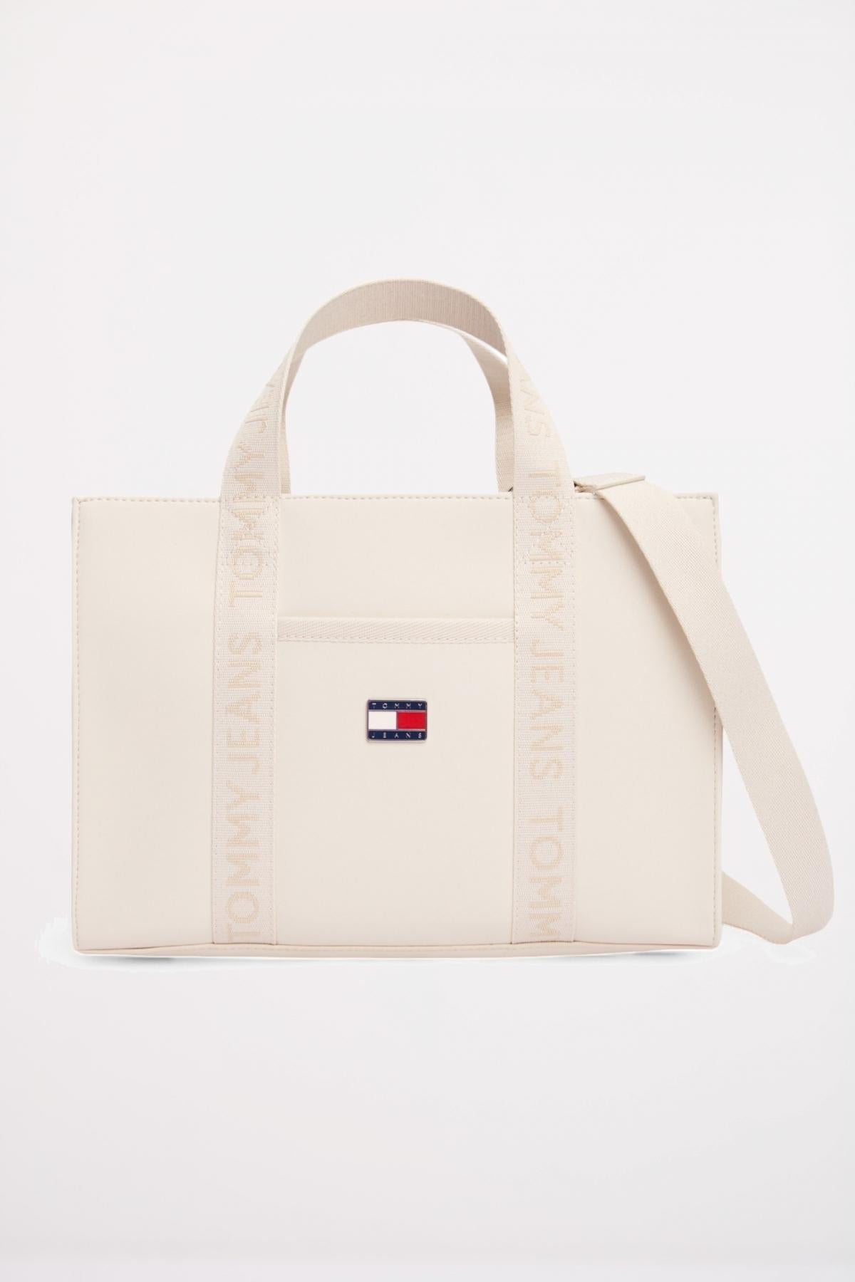 TOMMY JEANS TJW DAILY ELEVATED MINI en color BEIS  (1)