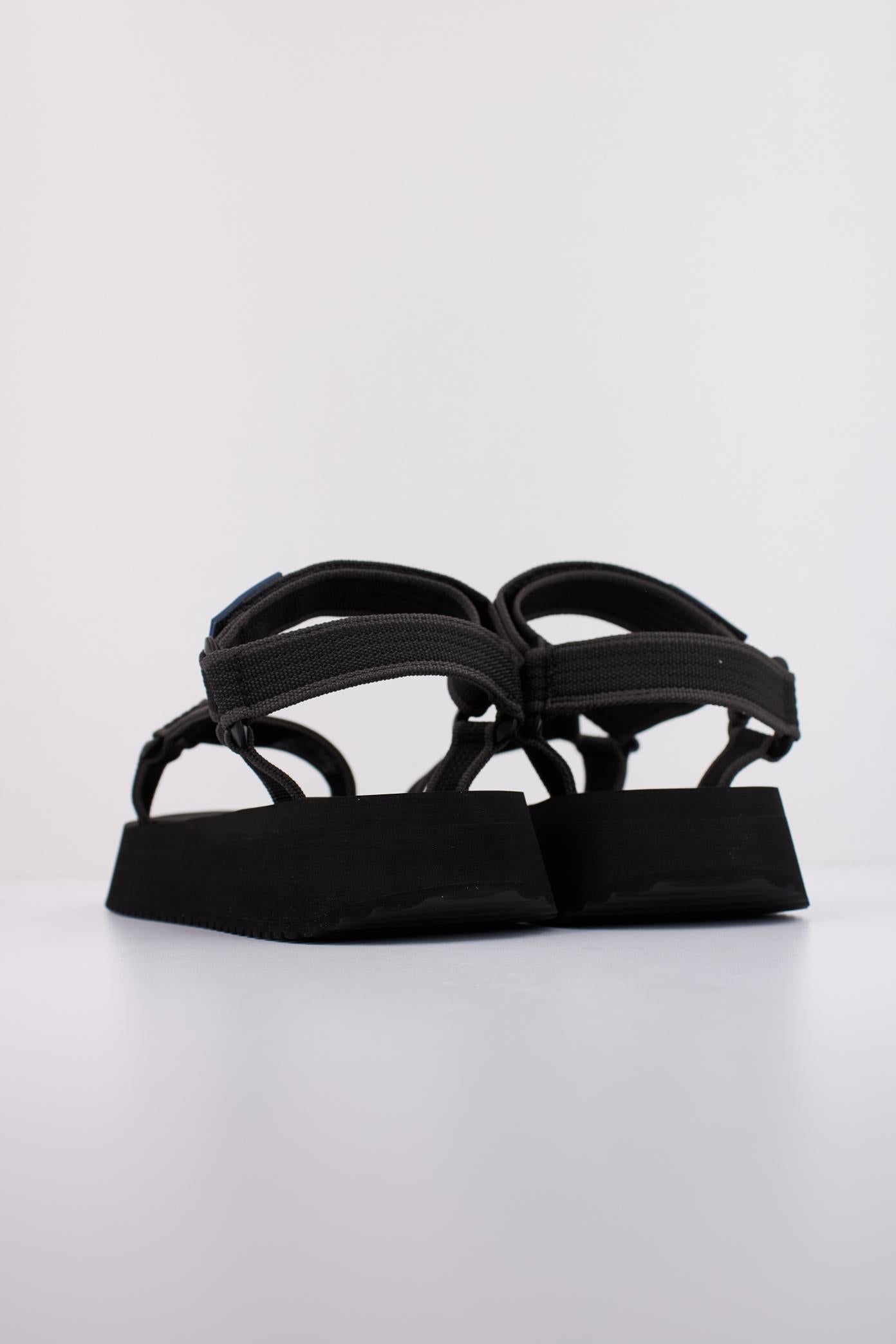 TOMMY JEANS ENEN  en color NEGRO  (4)