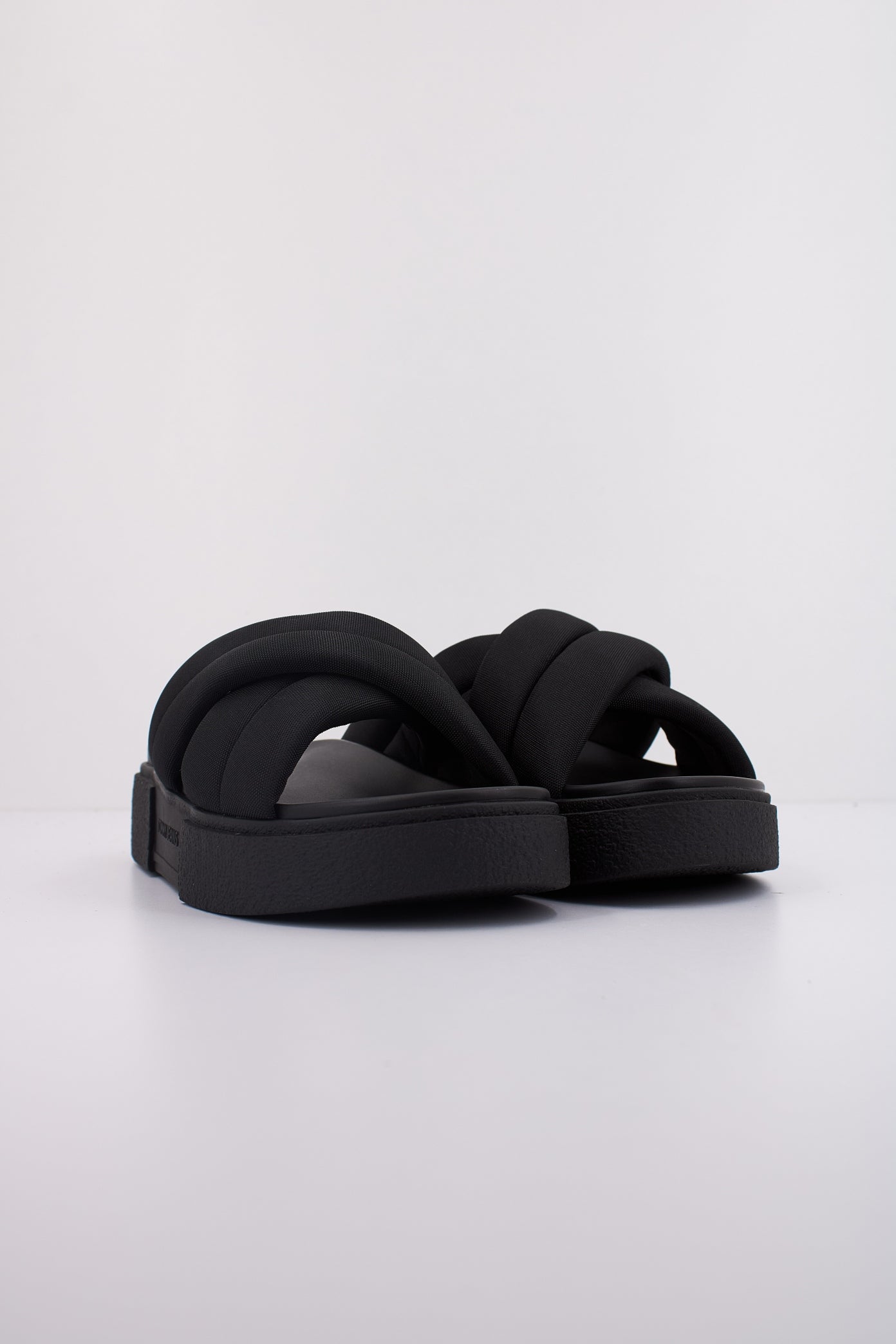 TOMMY JEANS  FLATFORM SANDAL en color NEGRO  (2)