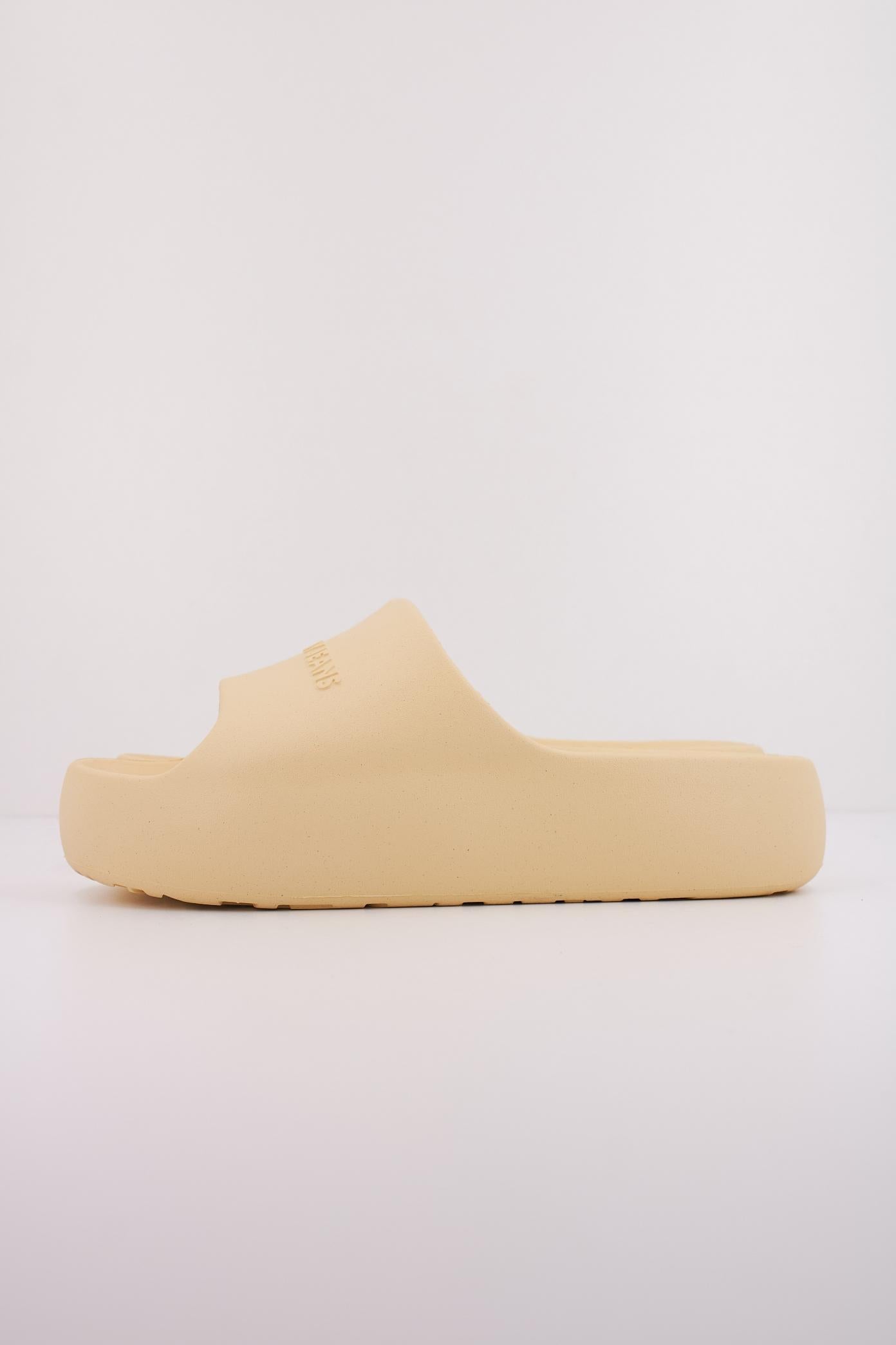 TOMMY JEANS CHUNKY POOL SLIDE ESS en color AMARILLO  (1)