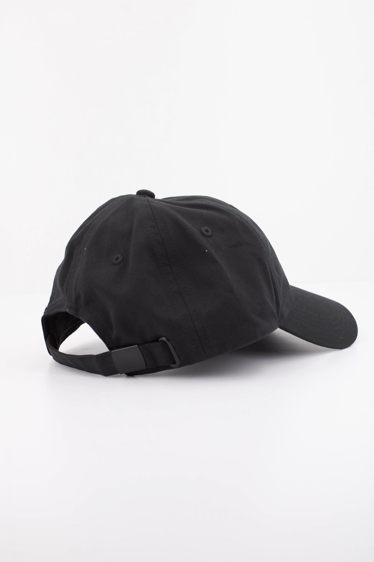 TOMMY JEANS HERITATGE PLAQUE CAP en color AZUL  (2)
