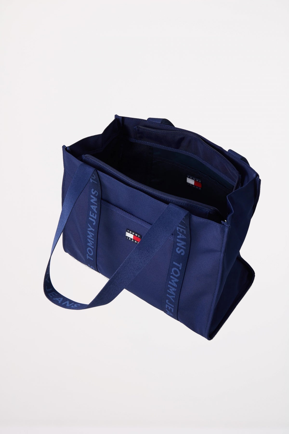 TOMMY JEANS DAILY TOTE en color AZUL  (3)