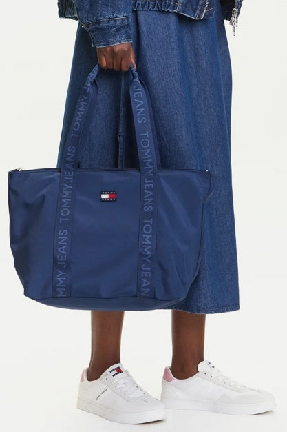 TOMMY JEANS DAILY TOTE en color AZUL  (4)