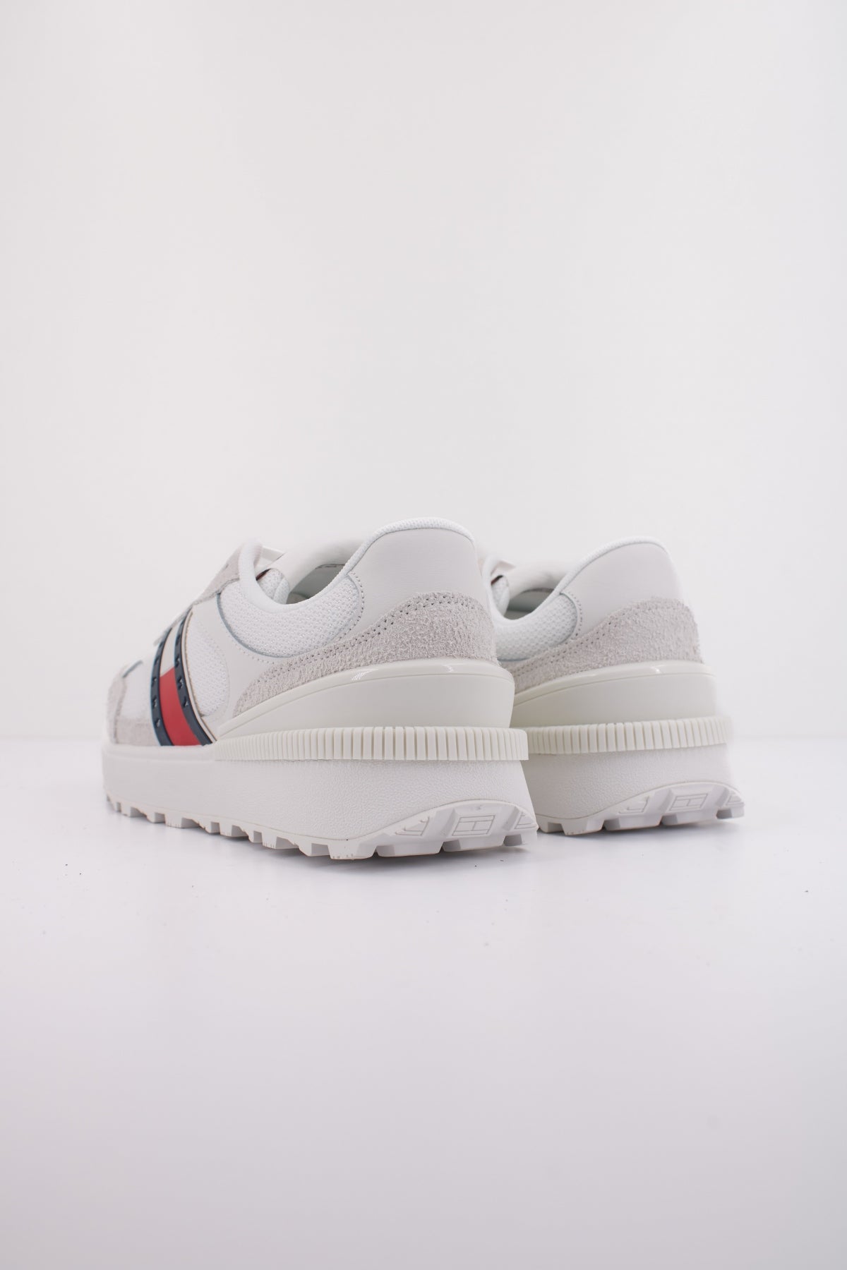 TOMMY JEANS TJM TECHNICAL RUNNER ESS en color BLANCO  (4)