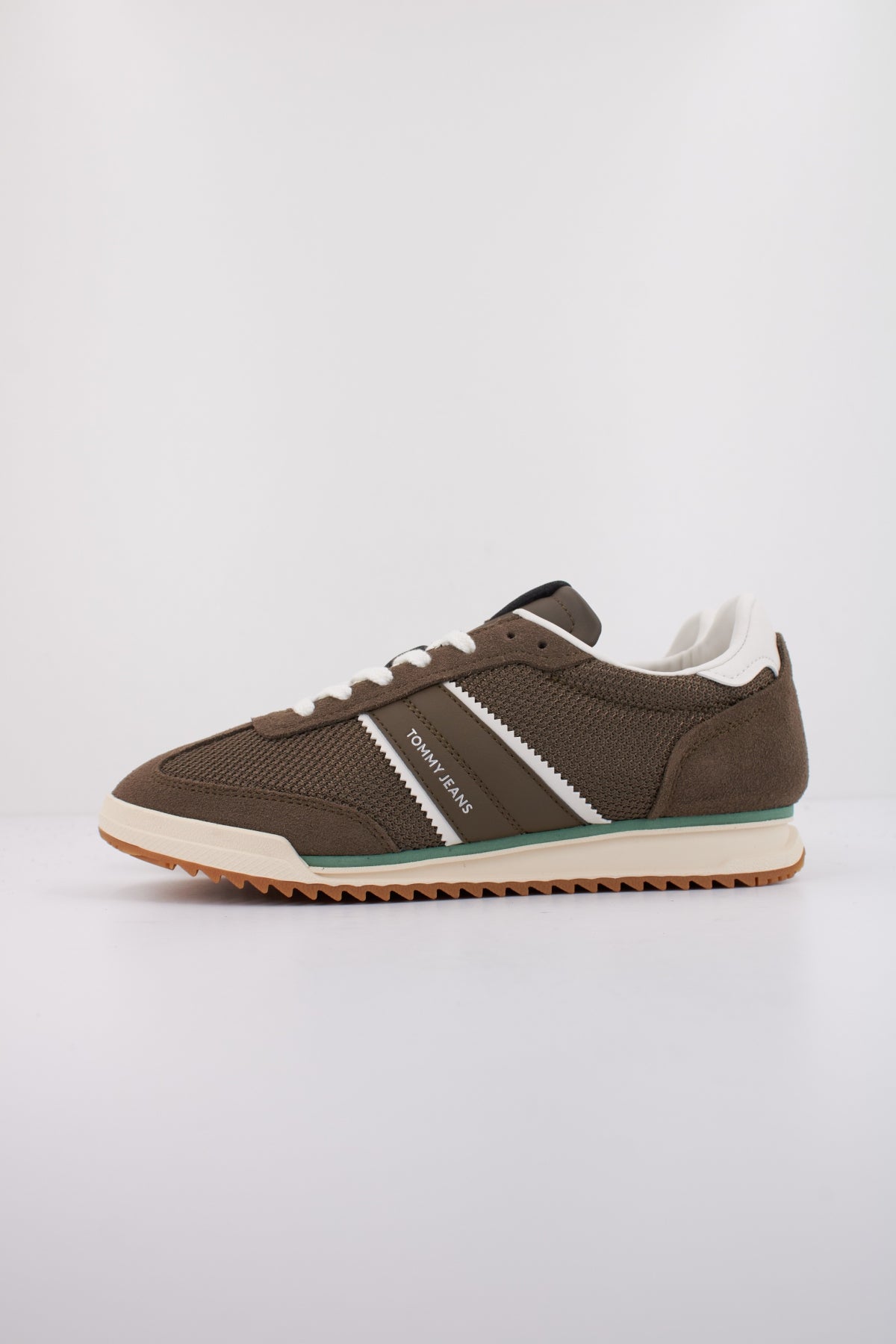 TOMMY JEANS TJW LOW PROFILE RUNNER en color VERDE  (1)