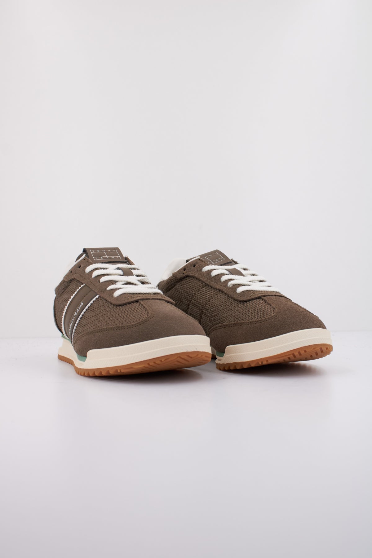 TOMMY JEANS TJW LOW PROFILE RUNNER en color VERDE  (2)