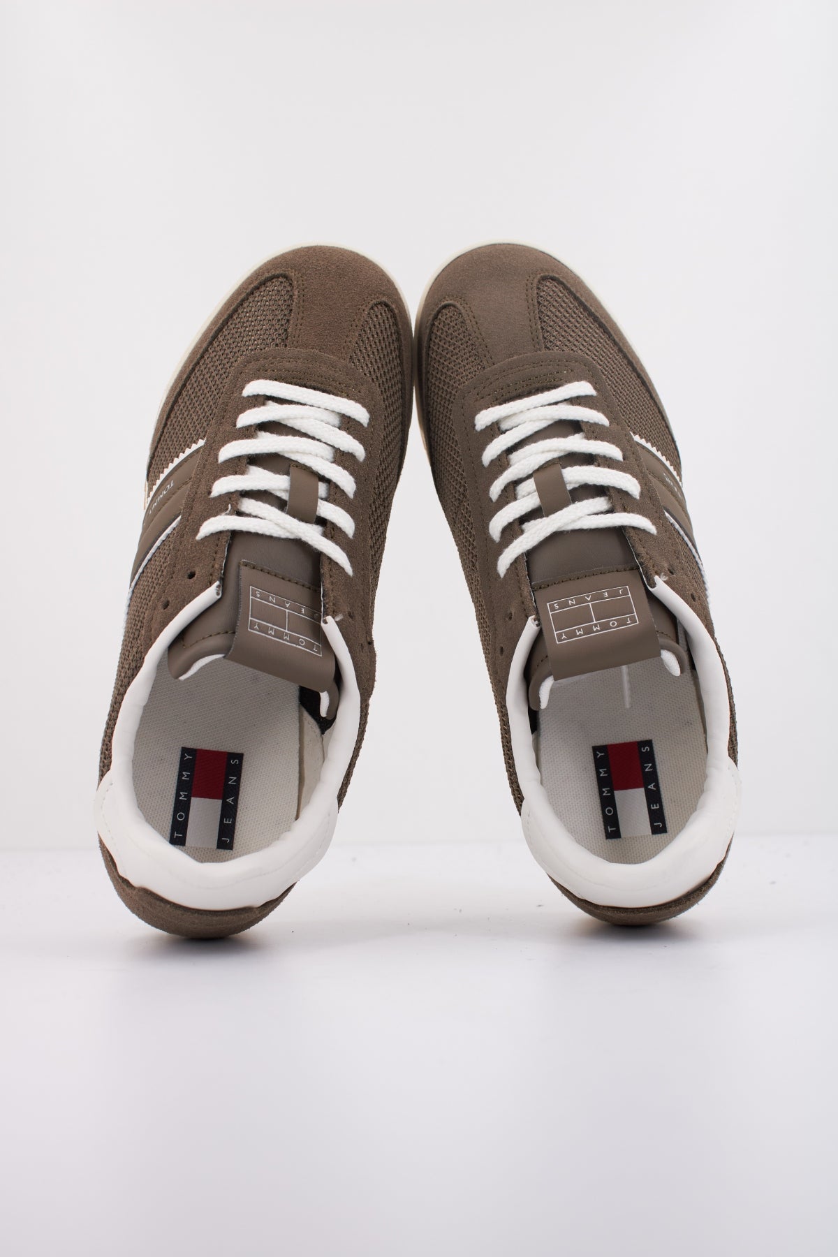 TOMMY JEANS TJW LOW PROFILE RUNNER en color VERDE  (3)