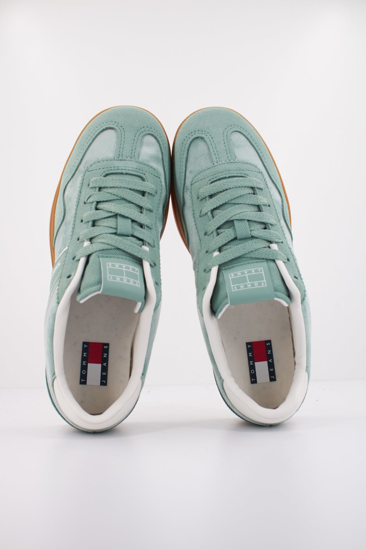 TOMMY JEANS  THE GREENWICH  en color VERDE  (3)