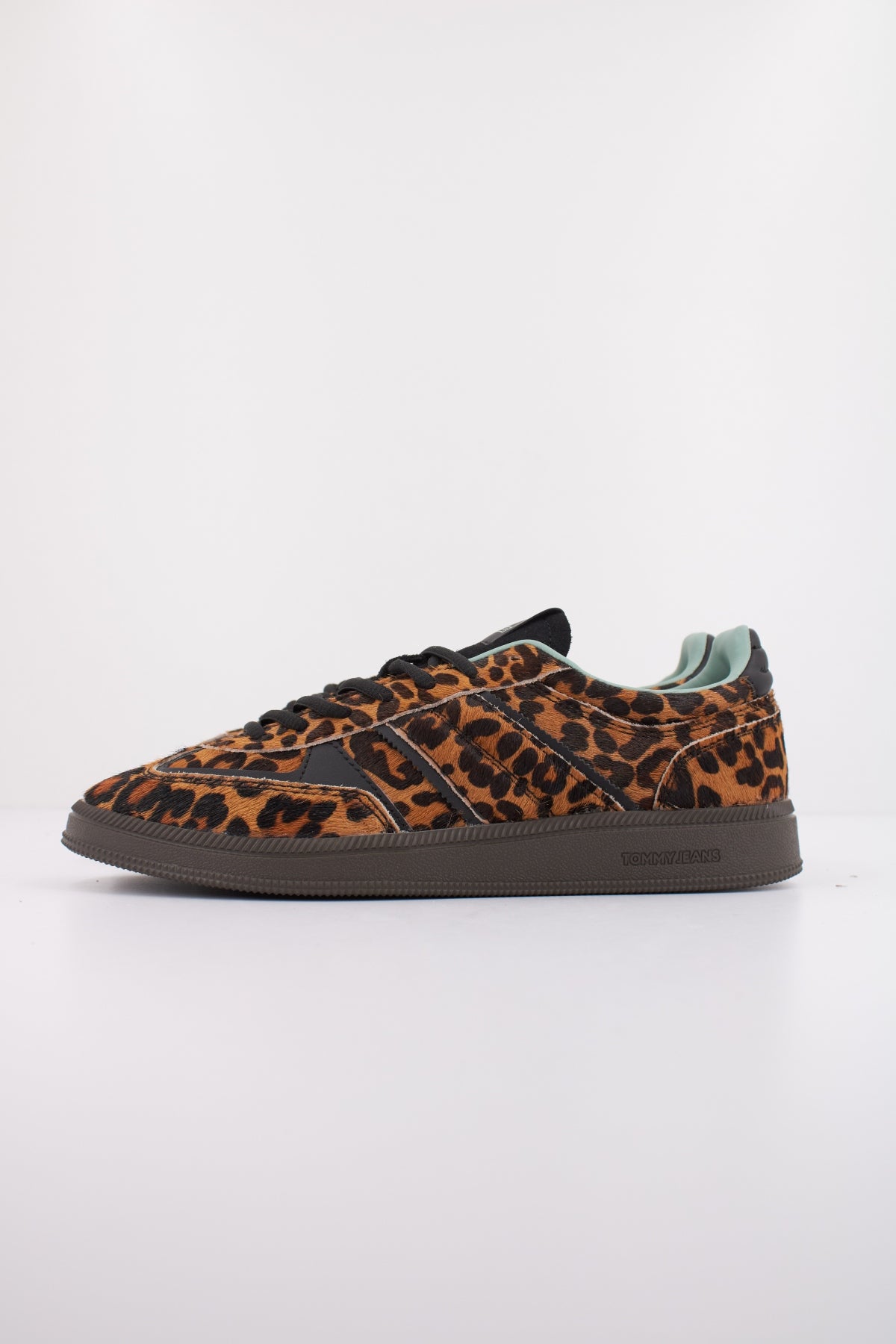 TOMMY JEANS THE GREENWICH EDGE LEOPA en color ANIMAL PRINT  (1)