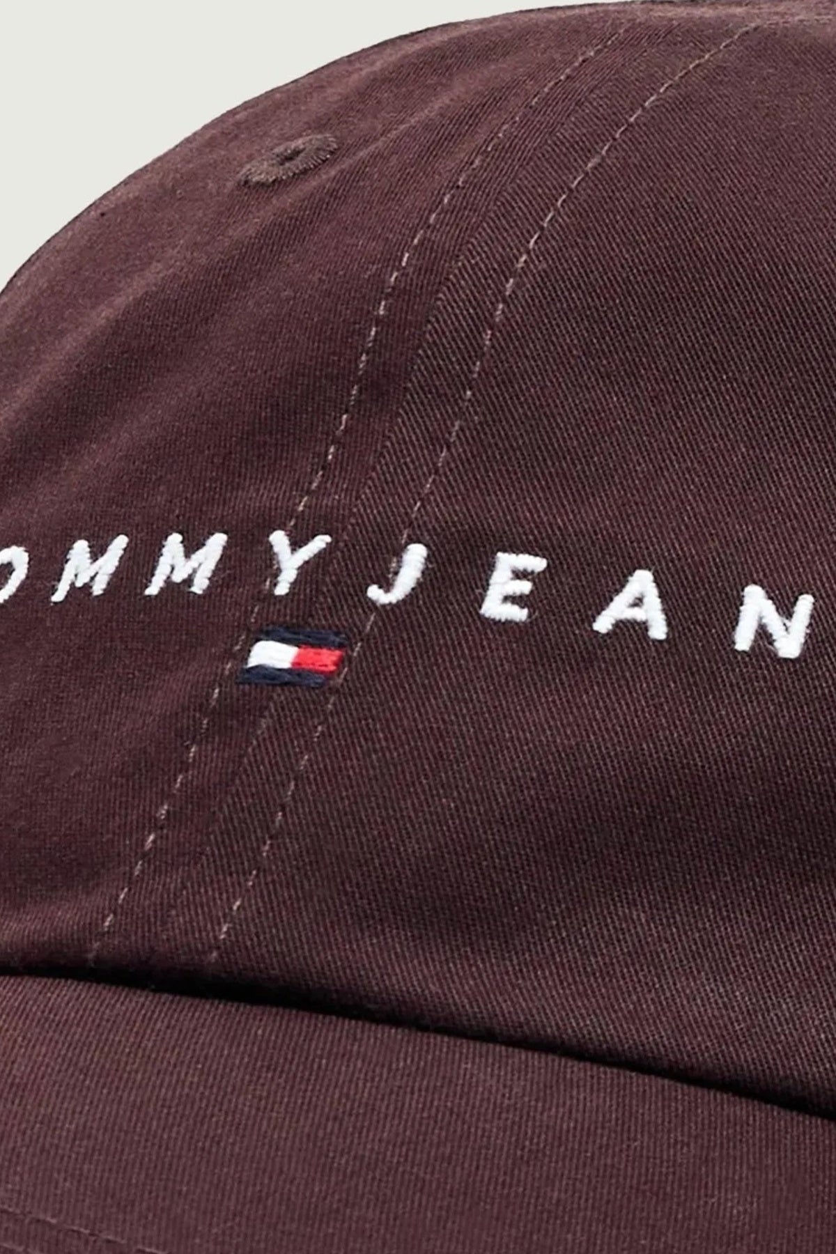TOMMY JEANS  en color   (3)
