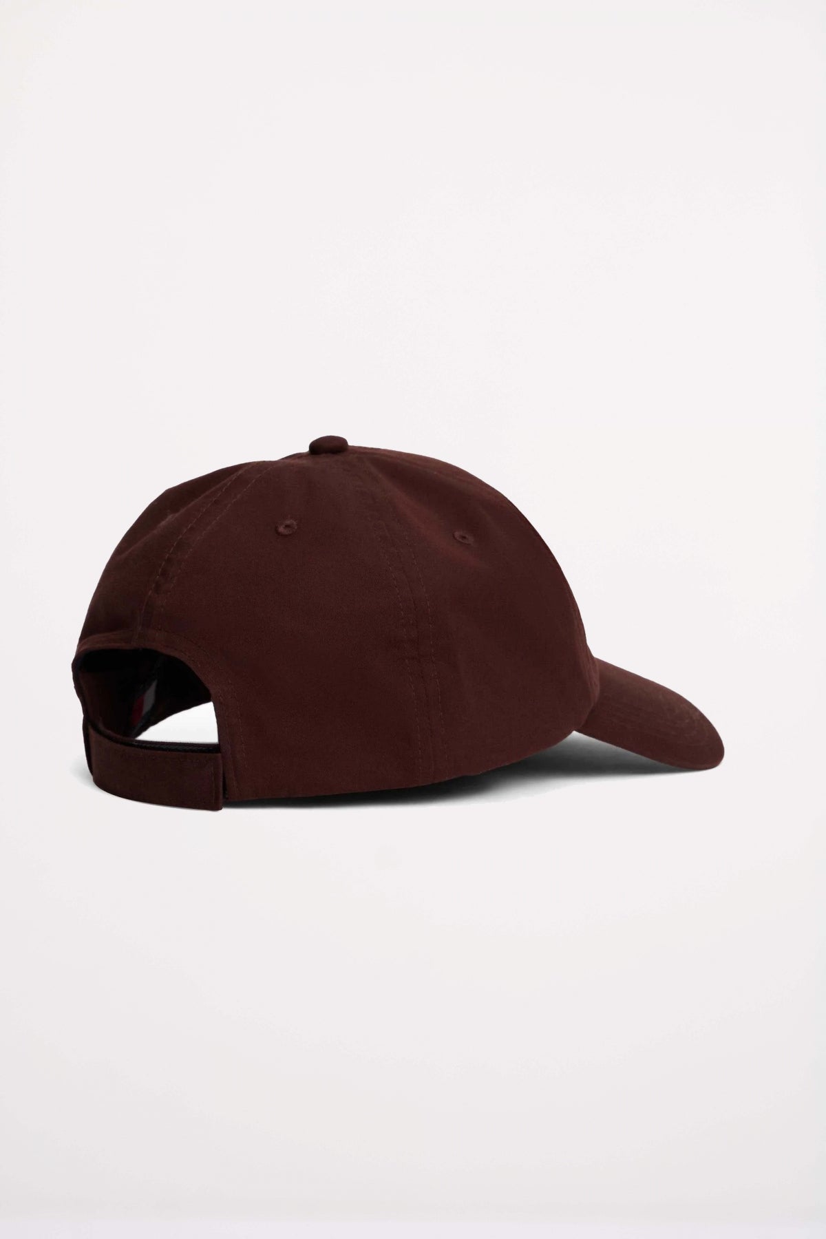TOMMY JEANS TJM LINEAR LOGO CAP en color MARRON  (3)