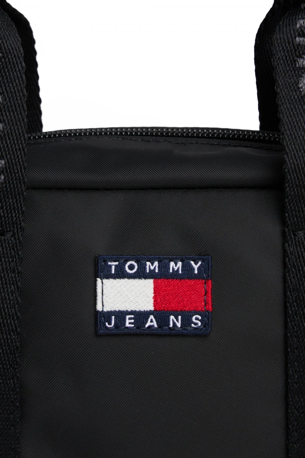 TOMMY JEANS TJW ESS DAILY CROSSOVER en color NEGRO  (4)