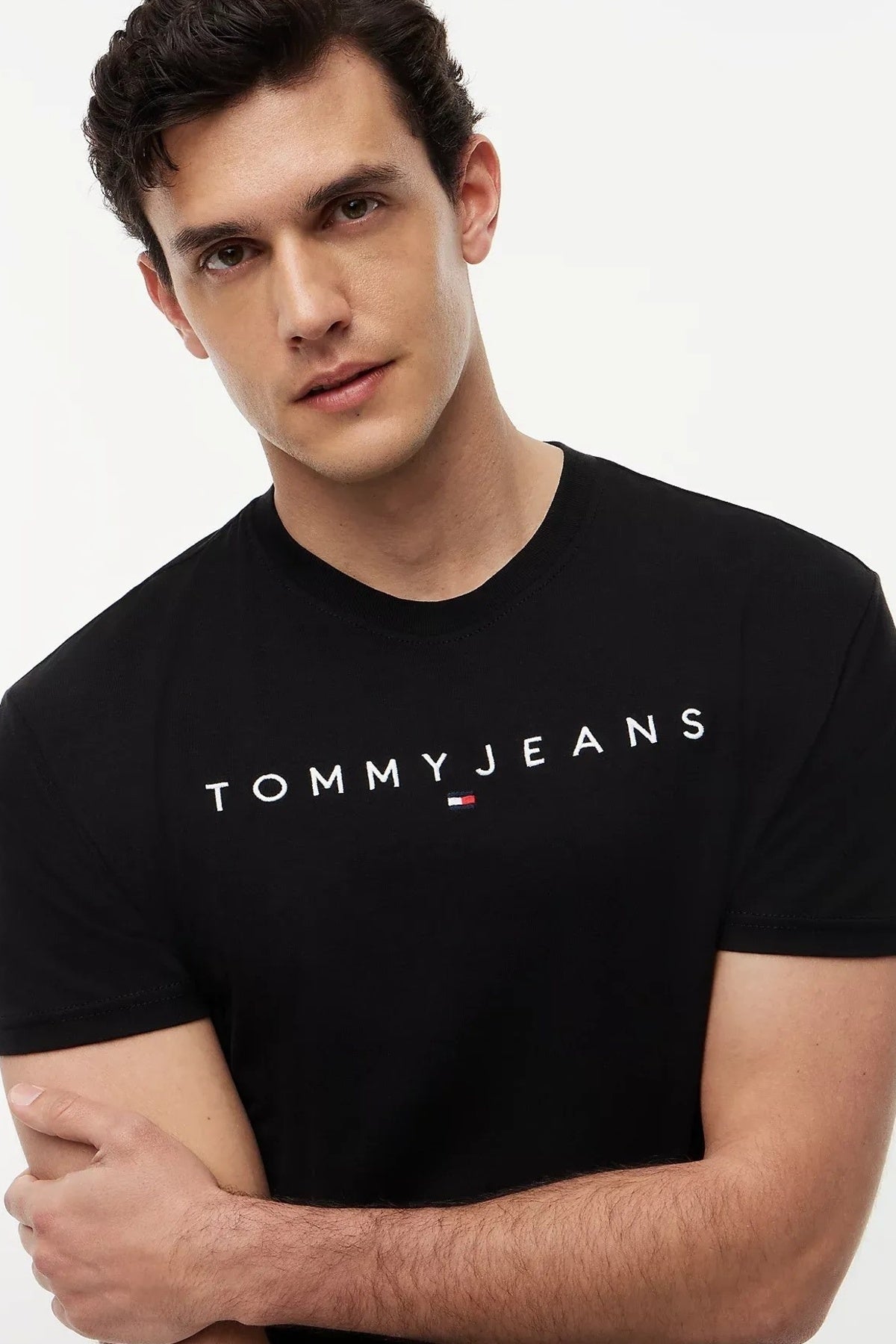 TOMMY JEANS REG LINEAR en color NEGRO  (3)