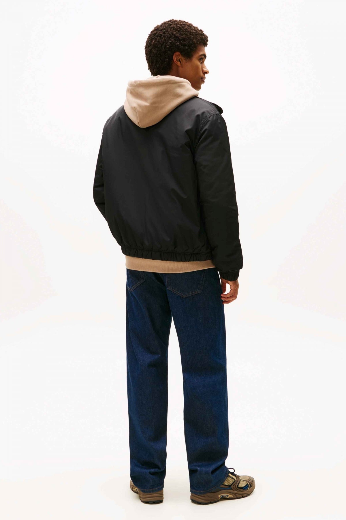 TOMMY JEANS TJM ESSENTIAL PADDED JAC en color NEGRO  (3)