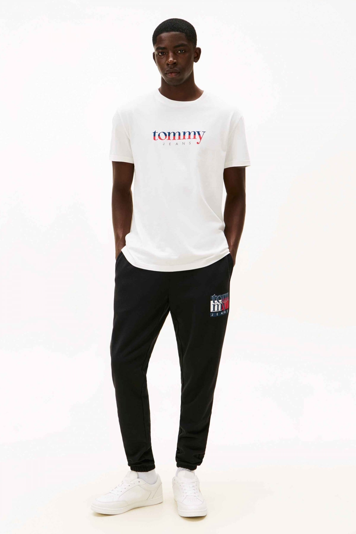TOMMY JEANS TJM SLIM RWB FLAG SWEATP en color NEGRO  (4)