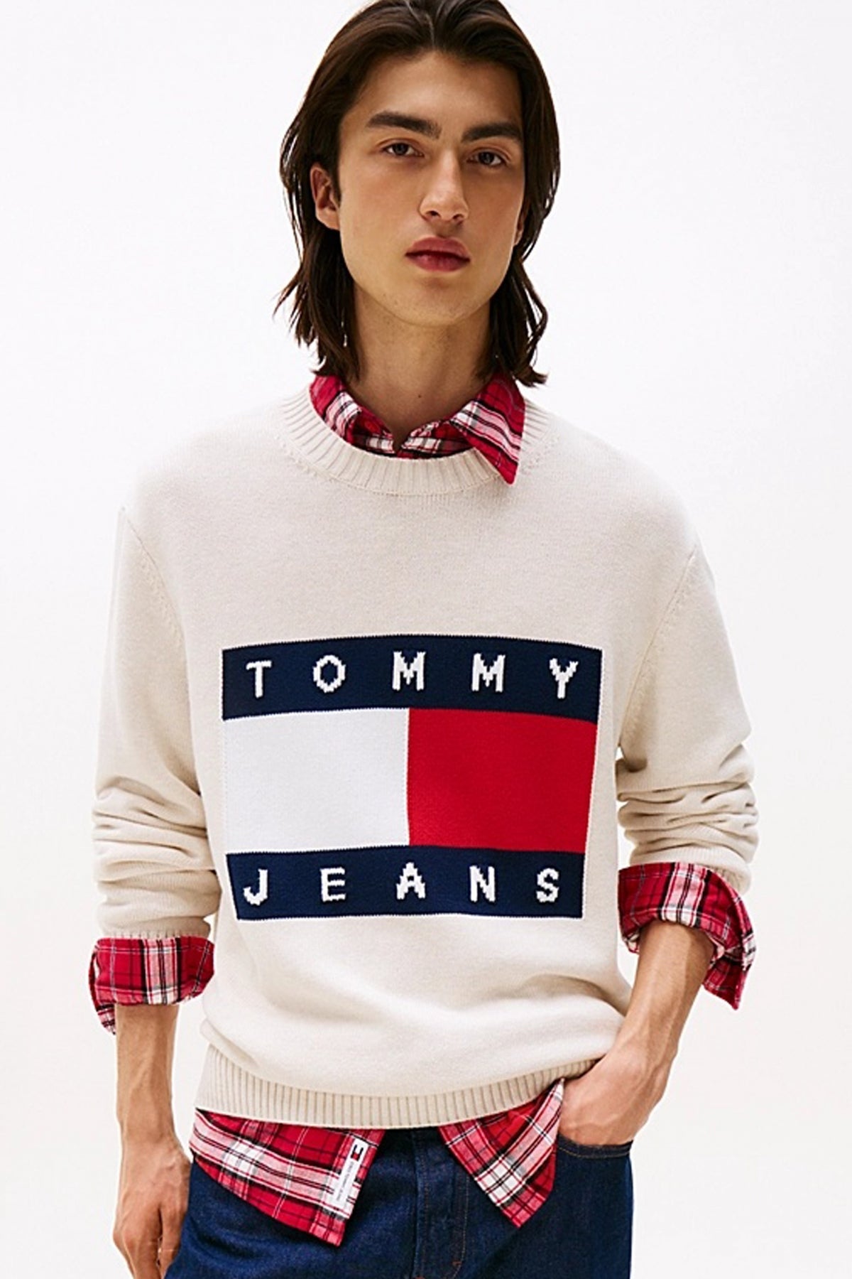 TOMMY JEANS TJM REG MELANGE FLAG SWE en color BLANCO  (1)