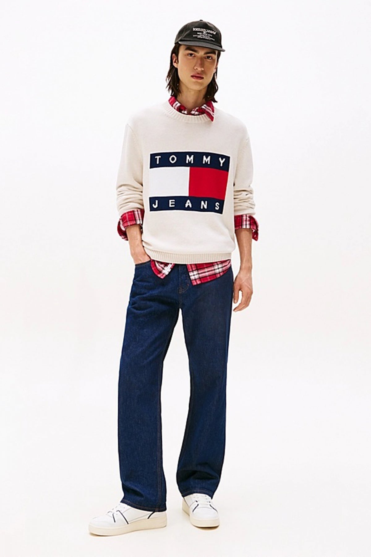 TOMMY JEANS TJM REG MELANGE FLAG SWE en color BLANCO  (4)