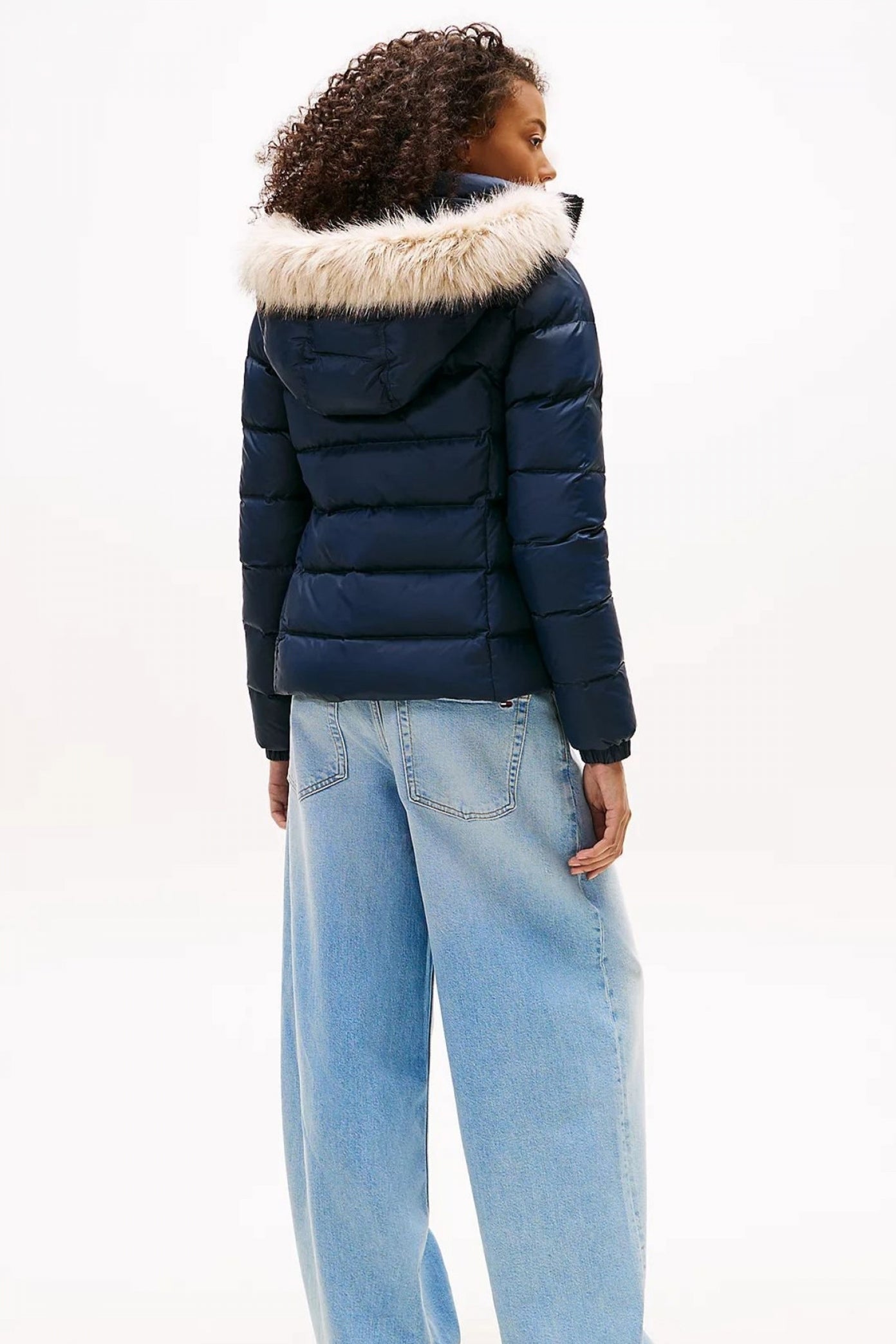 TOMMY JEANS BASIC HOODED DOWN JA en color AZUL  (3)